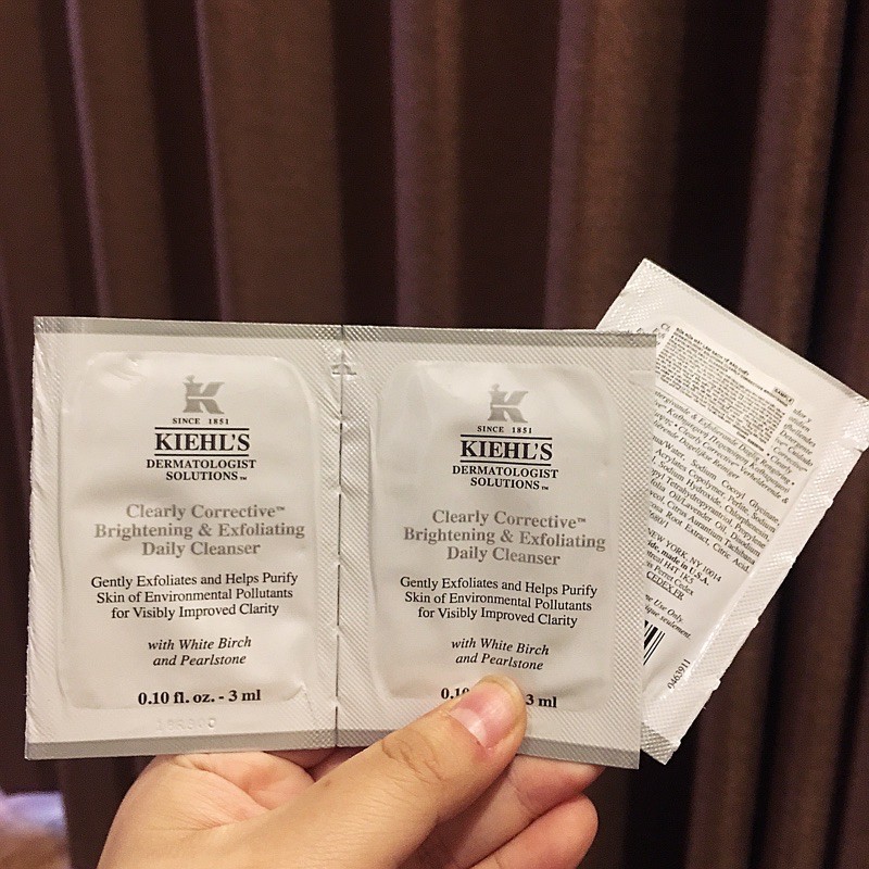 Gói Sữa Rửa Mặt KIEHL'S Clearly Corrective Brightening & Exfoliating Cleanser 3ml | Srm Kiehls kiêm tẩy da chết