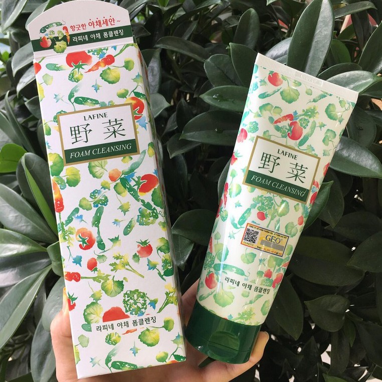 Sữa rửa mặt hoa quả Geo Vegetable Foam Cleansing nhập khẩu chính hãng 200ml