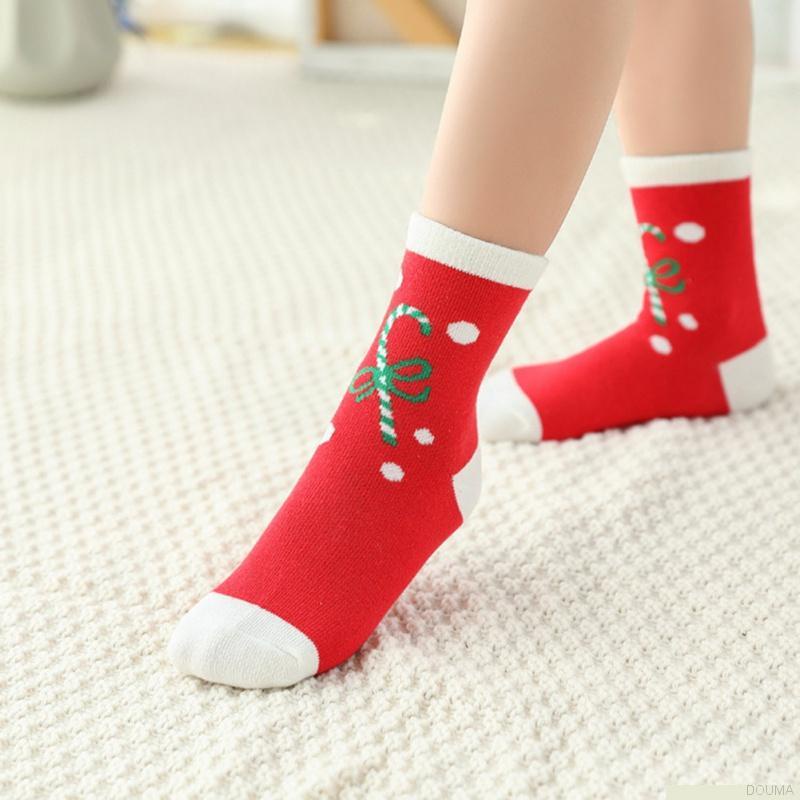 Set 5 đôi vớ họa tiết hoạt hình giáng sinh dễ thương cho bé
