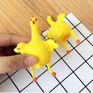 móc khóa gà đẻ trứng vàng