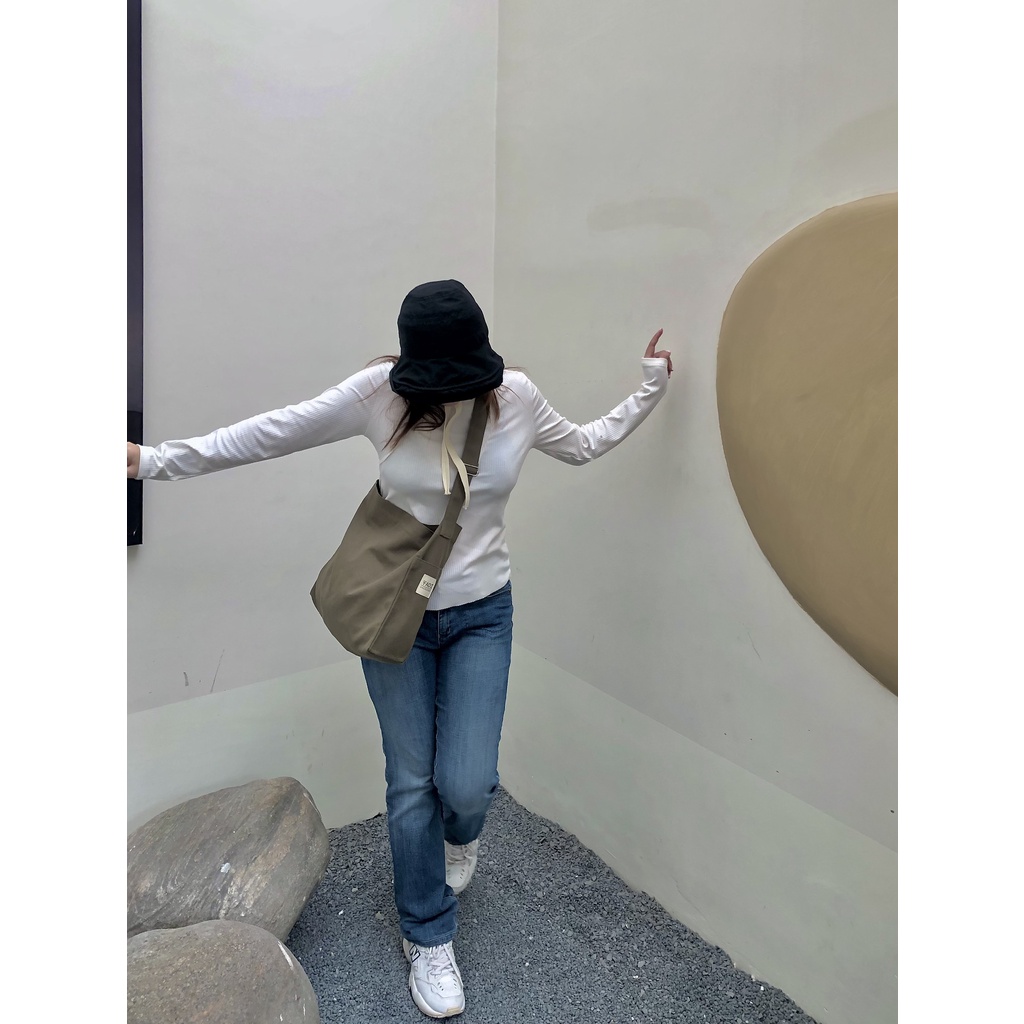 Túi vải đeo chéo unisex vải canvas mộc màu rêu xám Tadi House