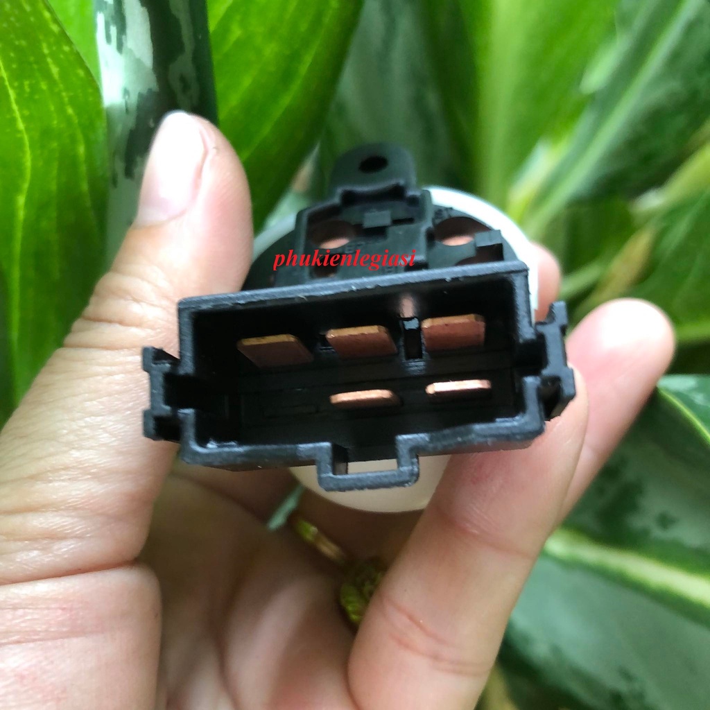 Công tắc đuôi ổ khóa Mitsubishi Grandis hàng OEM MR449457 MN113754 MR449459