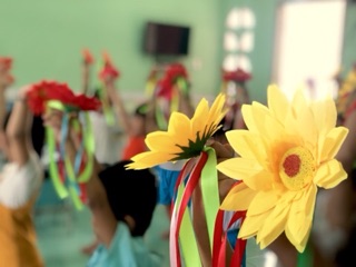 Hoa múa sân trường 2 cái (1cặp)