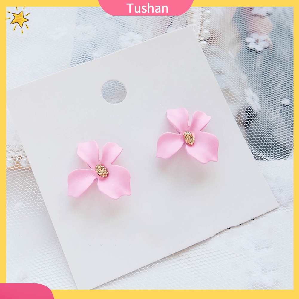 Bông tai nữ đính đá thời trang sang trọng