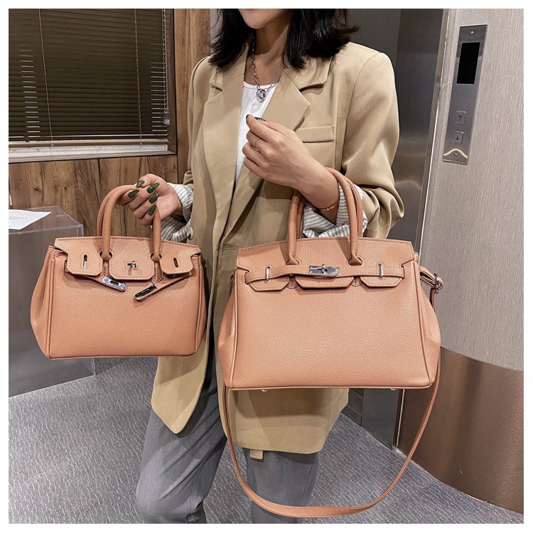 CÓ SẴN - Túi xách khóa cài cao cấp - có 2 size