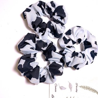 scrunchies cột tóc bò sữa hottrend.cột tóc họa tiết bò sữa