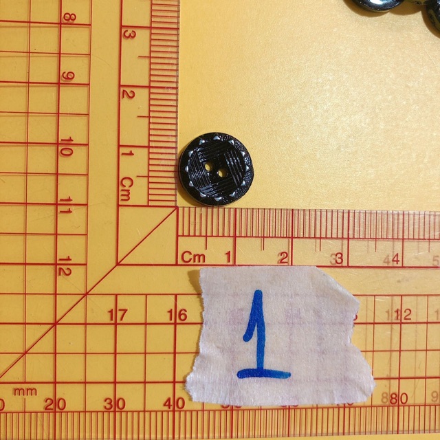 Combo 10 nút áo đen loại mới