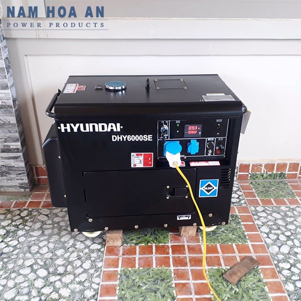 Máy Phát Điện Hyundai DHY6000SE 5Kw Chạy Dầu 1 Pha