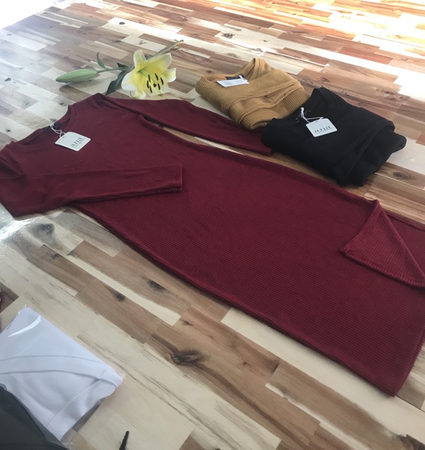 Đầm body tay dài xẻ tà