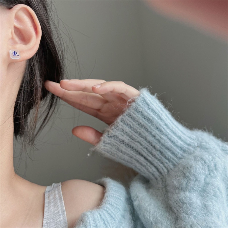 6 Khuyên Tai Hình Học May Mắn Phong Cách Vintage