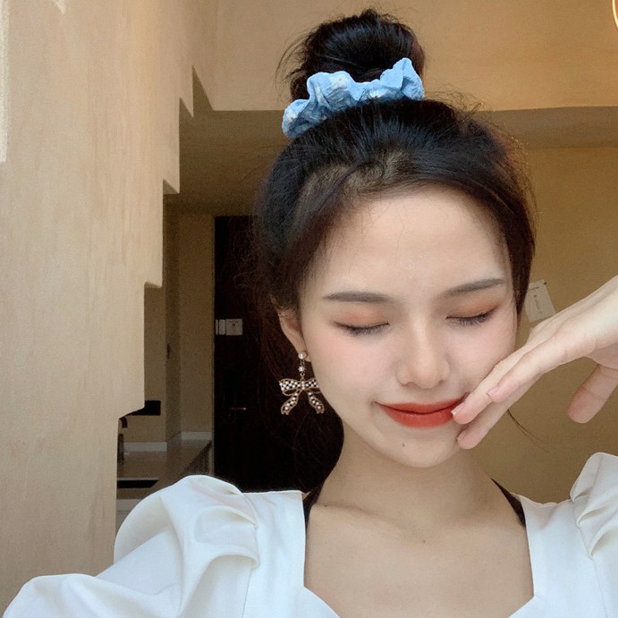 Dây buộc tóc, cột tóc scrunchies in hoa trắng nhẹ nhàng_K67