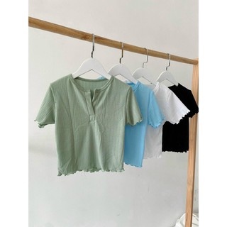 Áo Thun Gân Xẻ Cổ Tim
