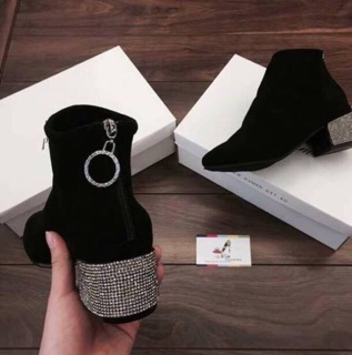 Boot gót kim tuyến
