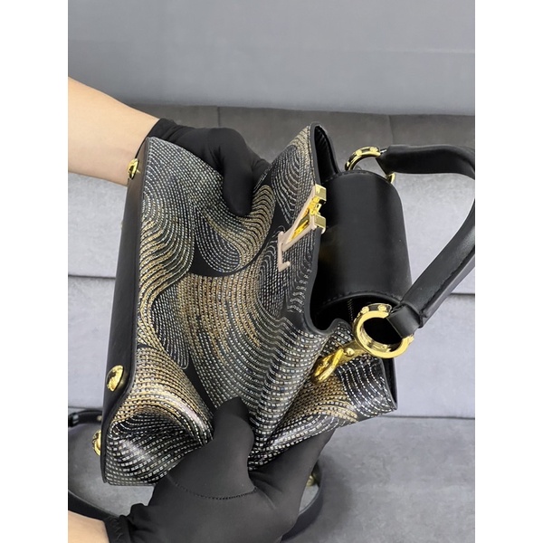 Túi công sở LV Capucines 2 Ngăn Da Bò full box