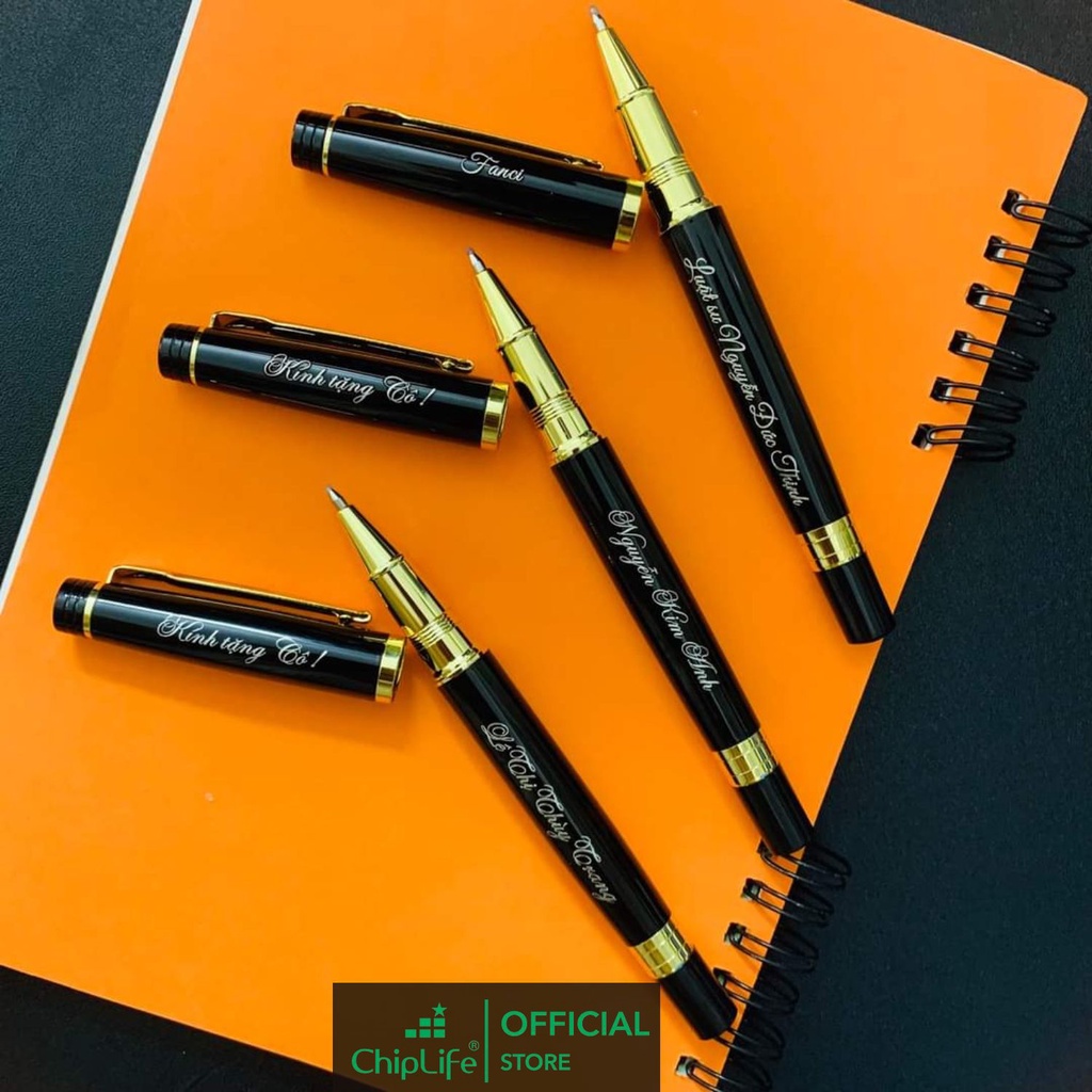 Bút kim loại khắc tên PICA CHIPLIFE P028 - Đen viền vàng ngòi 0.5mm mực xanh