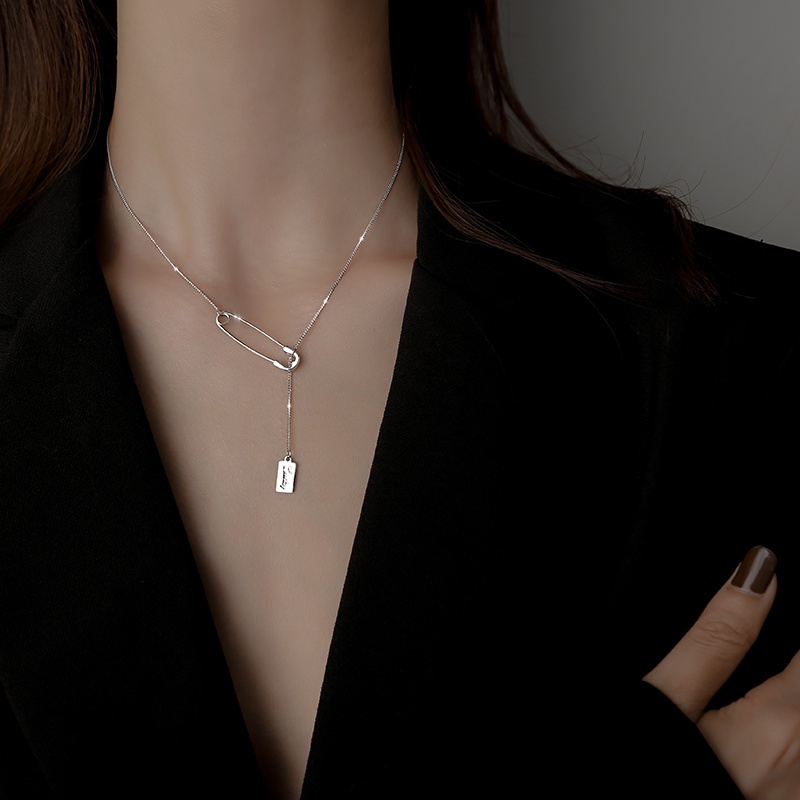 Vòng cổ Choker Màu Bạc Phối Tua Rua Thời Trang Cho Nữ