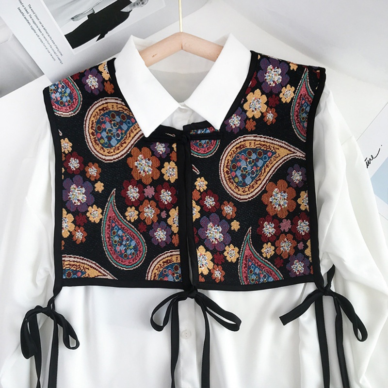 Cổ áo giả thêu họa tiết hoa phong cách Trung Hoa cổ điển cho nữ