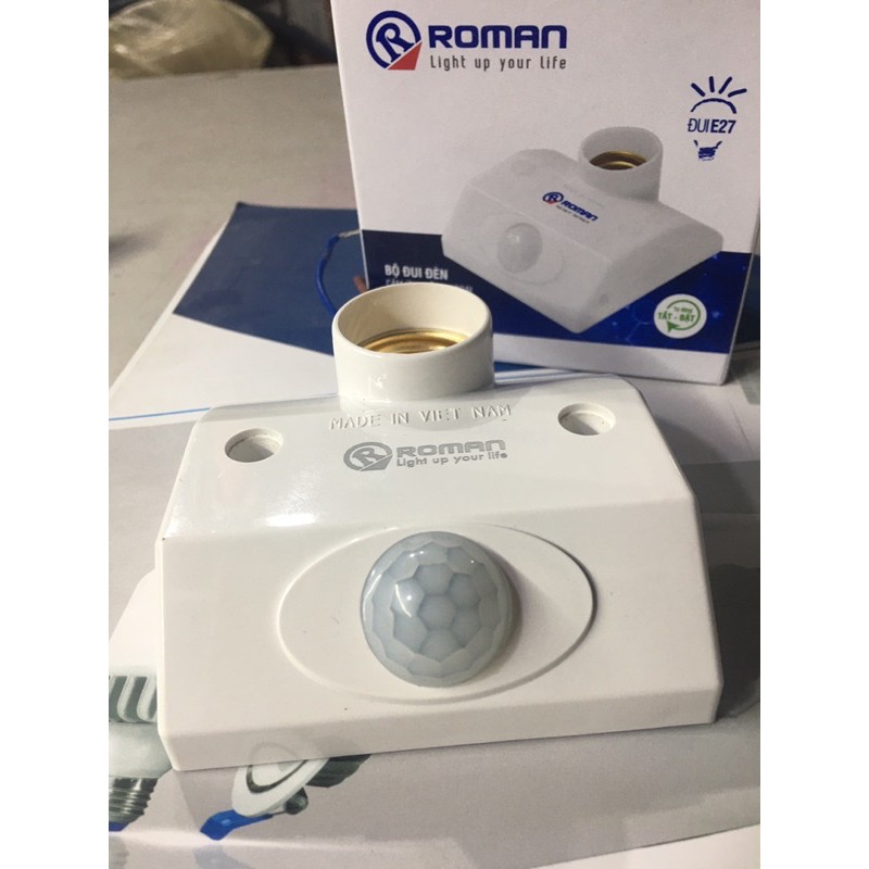 Đui Đèn cảm ứng hồng ngoại ROMAN - RS006