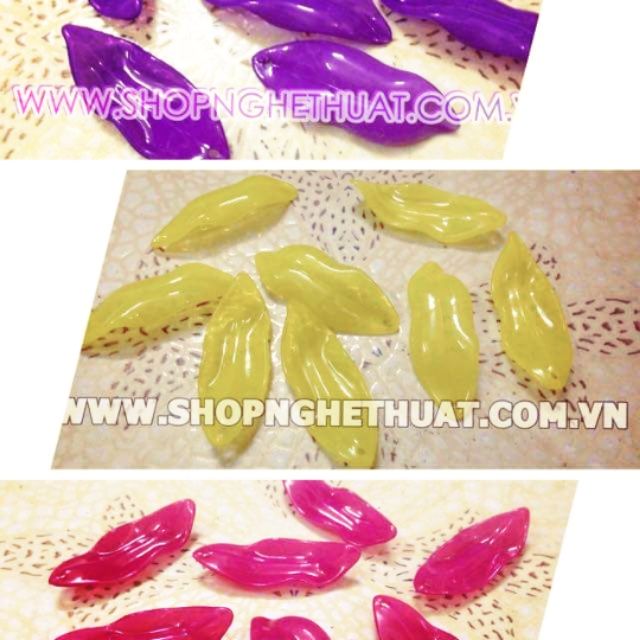 Đá dùng làm hoa pha pha lê. Combo 3kg.