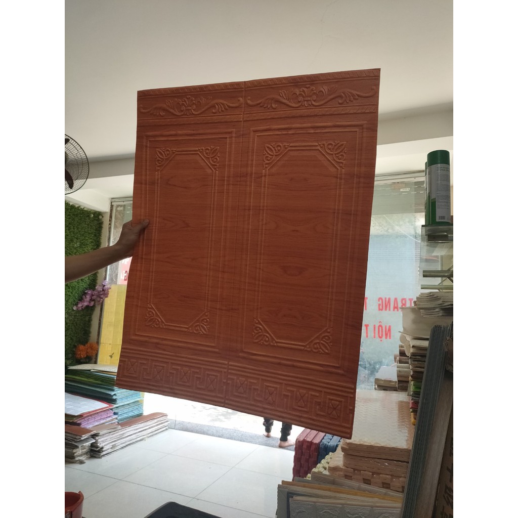 xốp dán chân tường cổ điển cao cấp vân gỗ khổ lớn 70*90 cm | BigBuy360 - bigbuy360.vn