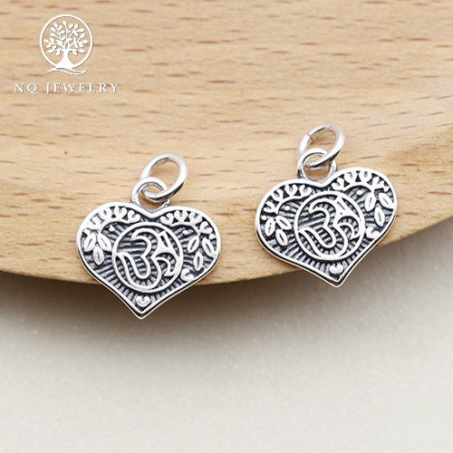 Mặt dây chuyền bạc hình trái tim họa tiết hoa văn- NQ Jewelry