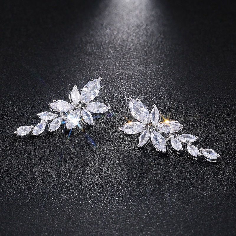 Khuyên Tai Nữ Hình Lá Ô Liu Đính Đá Zircon