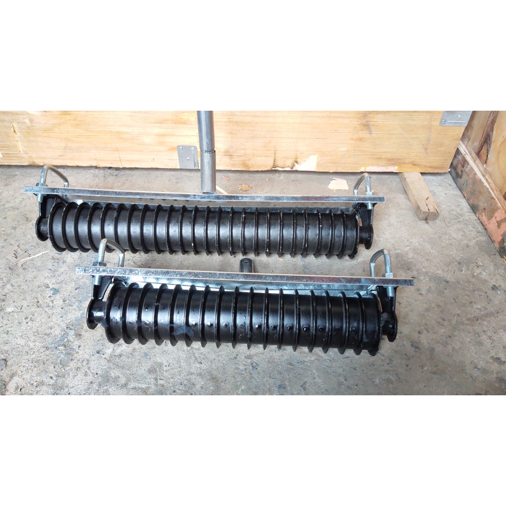 Con lăn tạo nhám bê tông