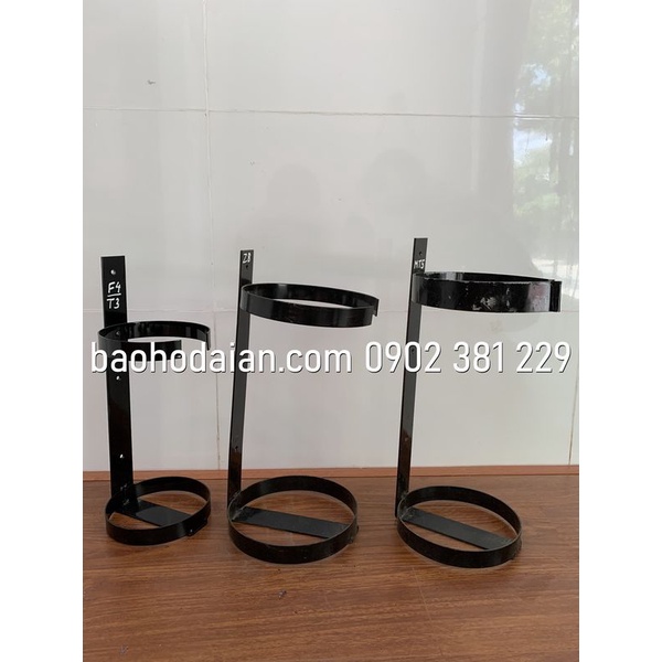 Giá treo bình chữa cháy trên tường cho loại 3kg, 4kg, 5kg, 8kg bột và khí
