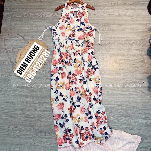 Maxi cổ yếm
