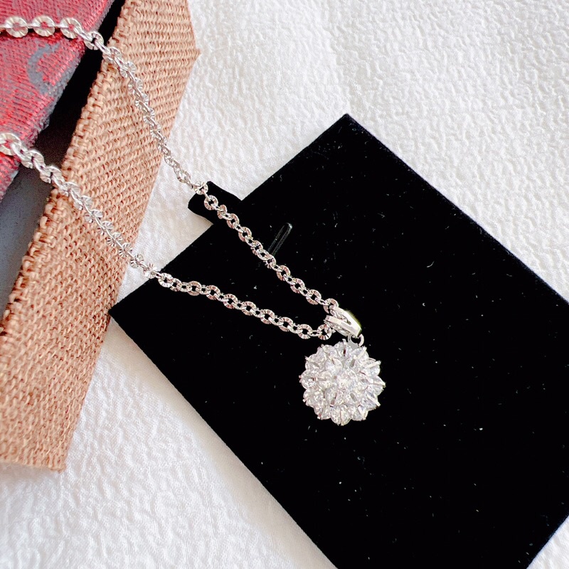 Dây chuyền công kèm mặt đá hoa titan cam kết không đen không gỉ