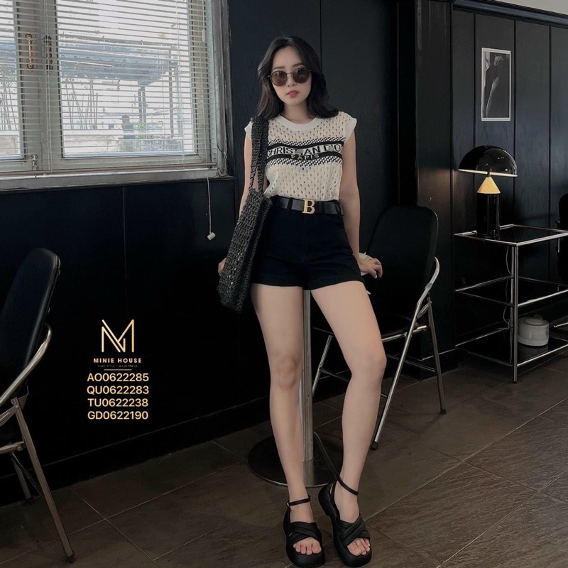 Áo gile DIOR có hai màu  💛🤍