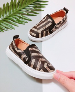Slip on bé trai