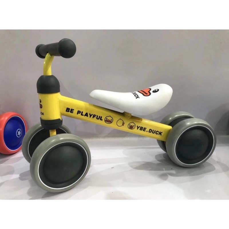 Xe chòi chân 4 bánh tự cân bằng cho bé Dưới 2 tuổi