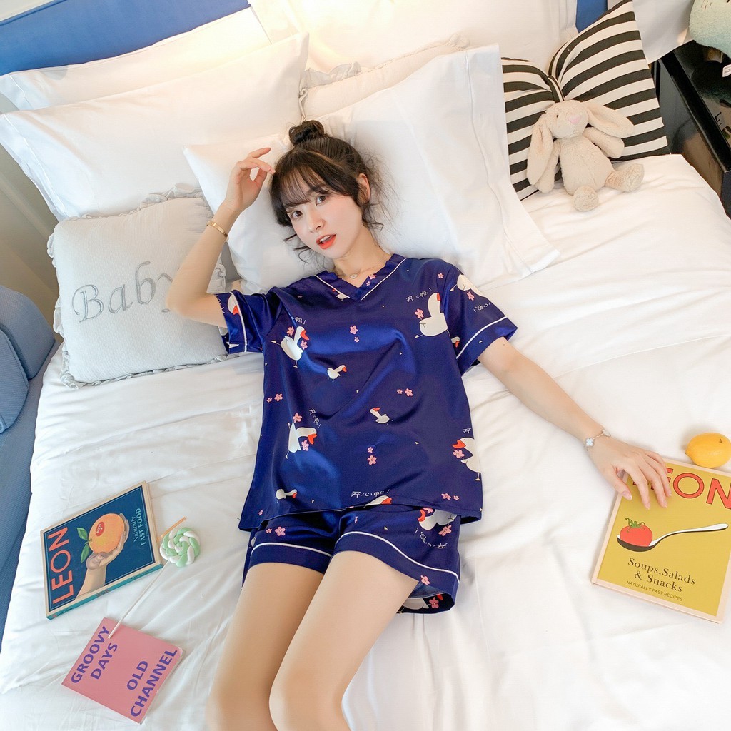 Đồ ngủ pijama lụa nữ cute dễ thương hình Thiên nga xanh