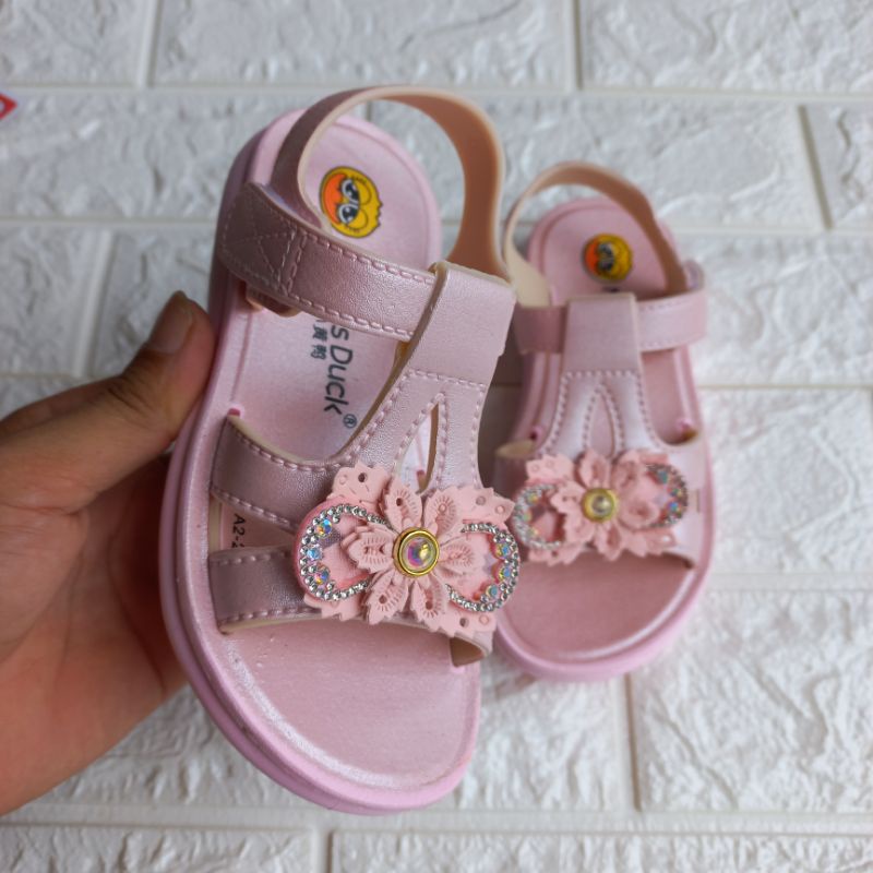Dép sandal bé gái.Sandal quai hậu cho bé gái đính lơ xinh phong cách hàn quốc