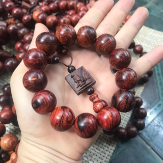 Vòng tay sưa 18li