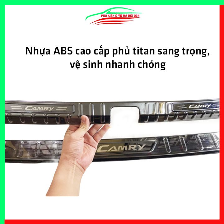 Ốp chống trầy cốp Toyota Camry 2019 vân titan