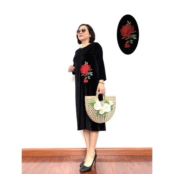 Váy nhung cao cấp thêu họa tiết cạnh sườn sang trọng quý phái