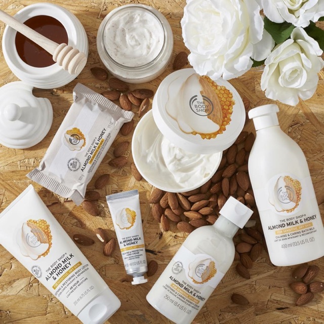 Sữa tắm The BODY Shop Almond Milk & Honey