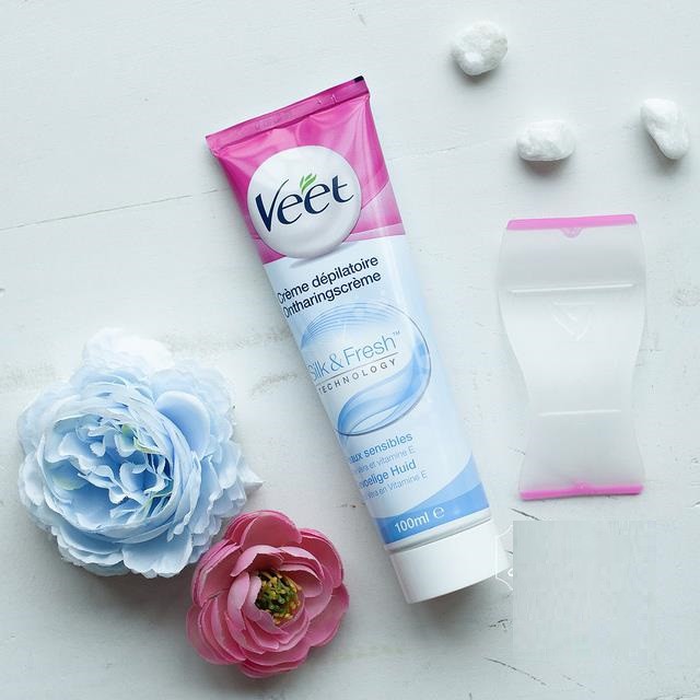 [Hàng chính hãng] Kem Tẩy Lông Dành Cho Da Nhạy Cảm Veet Hair Removal Cream Silk &amp; Fresh 100ml