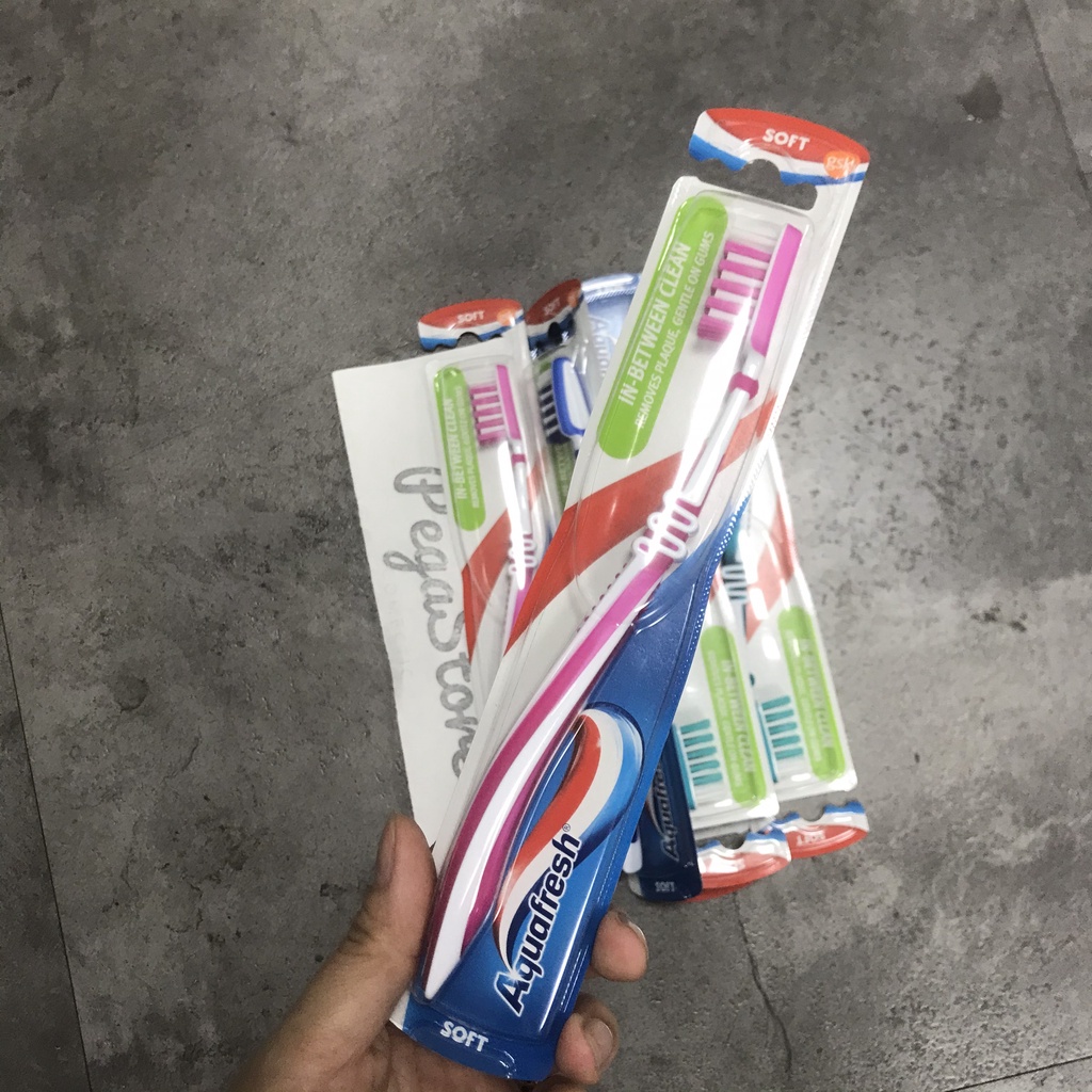Bàn chải lông mềm AQUAFRESH In Between Clean Soft - 1 cái
