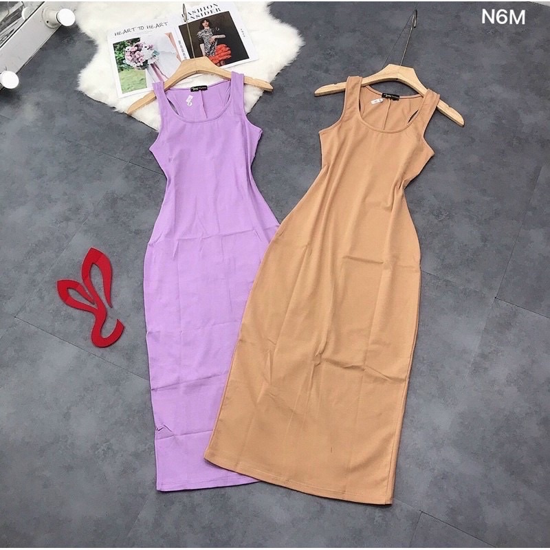 Đầm ôm ba lỗ body xẻ sau sát nách