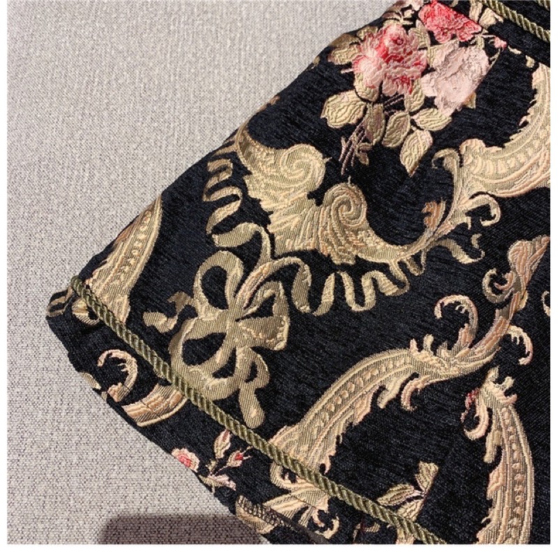 Chân váy ngắn hoạ tiết qccc