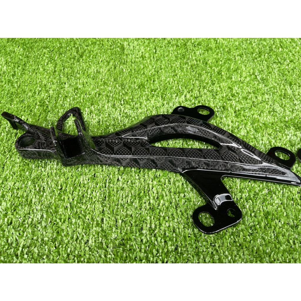 Cặp gác chân sau Future Led 125 zin ốp carbon fiber
