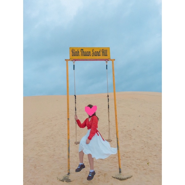 Pass chân váy trắng xoè