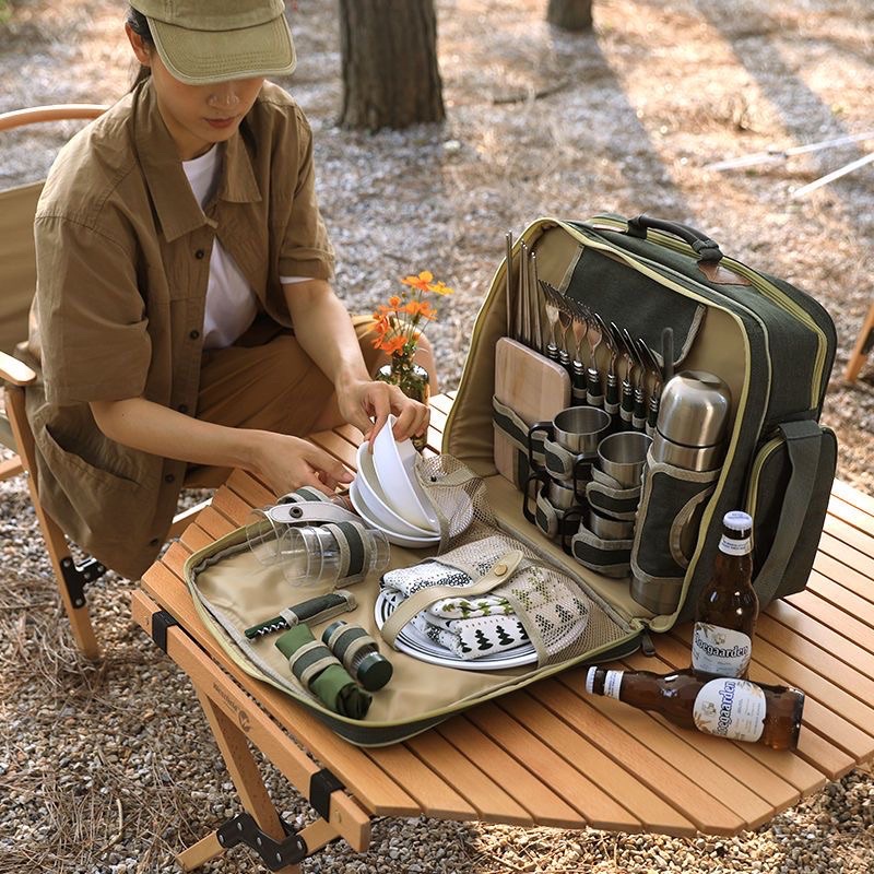 Bộ bát đĩa, dụng cụ ăn uống -camping 4 người- Cáo đeo nơ