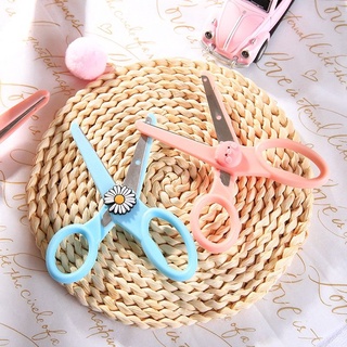 Kéo Thủ Công Gắn Charm Dễ thương