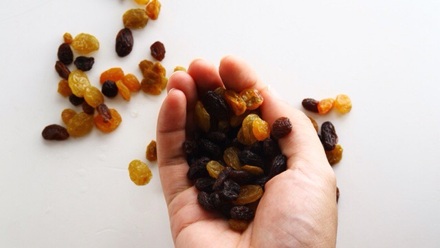 MIX HOA QUẢ SẤY nhập khẩu (500g) (Mơ sấy, Nho Chile, Nam việt quất) | BigBuy360 - bigbuy360.vn