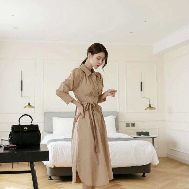 X2 Đầm dáng dài màu kem kiểu sơ mi tay dài váy công sở dây thắt lưng chiết eo tôn dáng