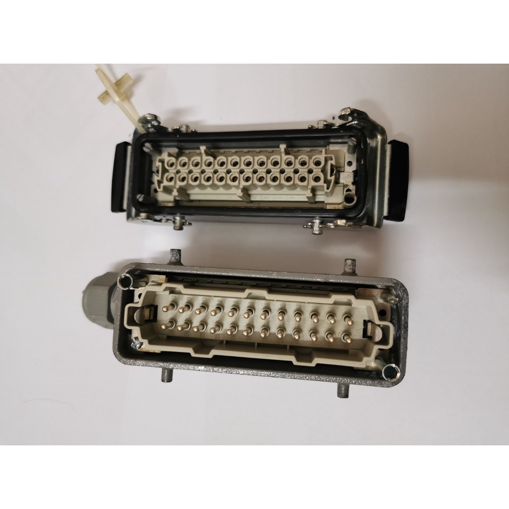 1 bộ Giắc cắm 24 chân.
